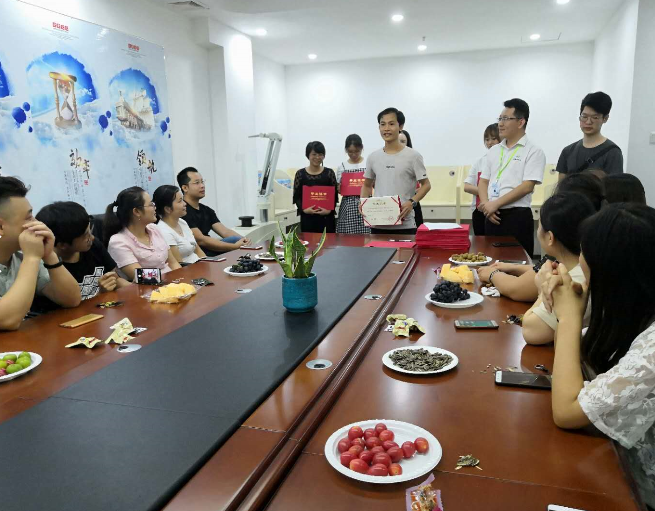驗(yàn)光師定配工