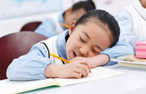 孩子每天睡眠不足9小時(shí)，近視風(fēng)險(xiǎn)增9倍