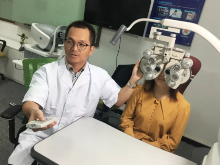 眼視光學(xué)大咖深度解析眼健康白皮書：重視配戴者教育，提升配戴者依從性