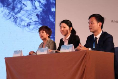 2018全國近視眼防控高峰論壇辯論賽實錄：近視防控以家庭還是學(xué)校為主導(dǎo)？