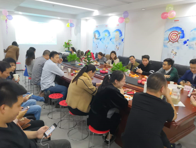 視普泰眼鏡培訓“圣誕歡樂趴”活動圓滿結(jié)束?。。? width=