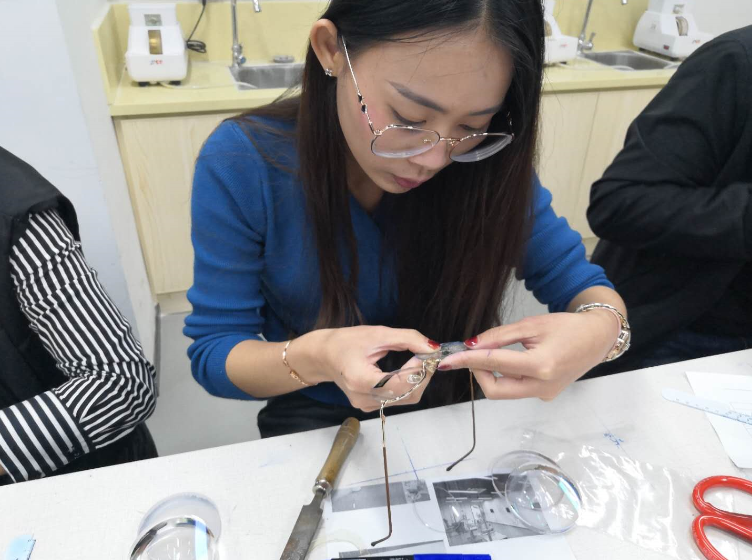 深圳視普泰驗光定配工培訓(xùn)第五屆技能班順利畢業(yè)