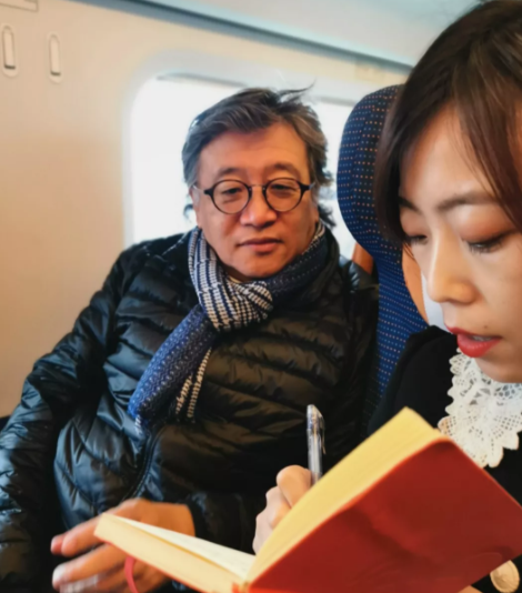 全國(guó)政協(xié)委員何偉：限制中小學(xué)生課堂PPT課件使用時(shí)長(zhǎng)，為孩子眼睛減負(fù)