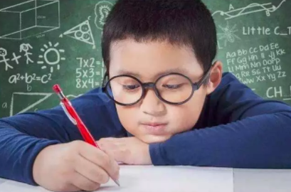 驗(yàn)光配鏡師教您怎么給孩子配眼鏡才更放心？