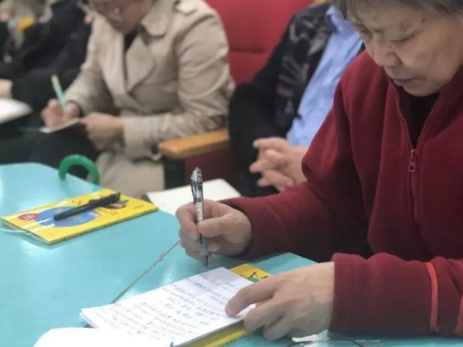 小學(xué)三年級(jí)是近視“分水嶺”？網(wǎng)課是“視力殺手”？