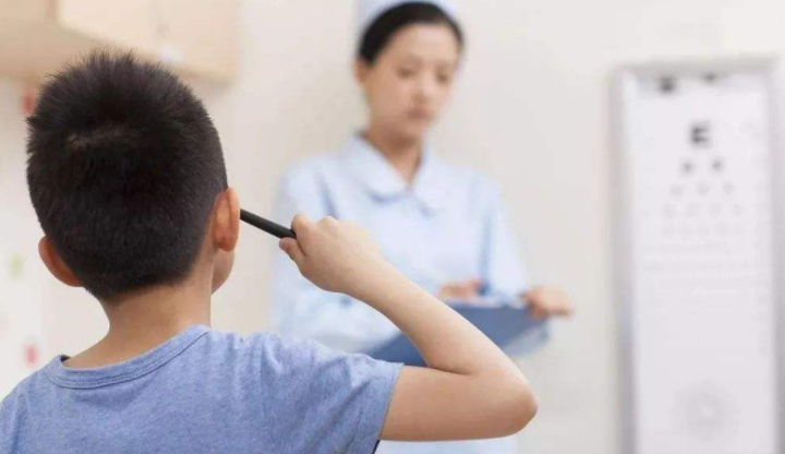 驗(yàn)光配鏡科普：輕度近視要不要戴眼鏡？